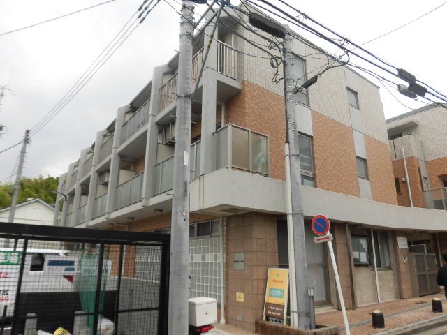 リトルパウ 301号室 外観