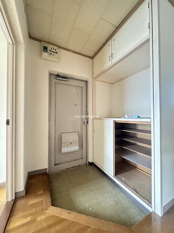 リバーサイドハイツ 玄関