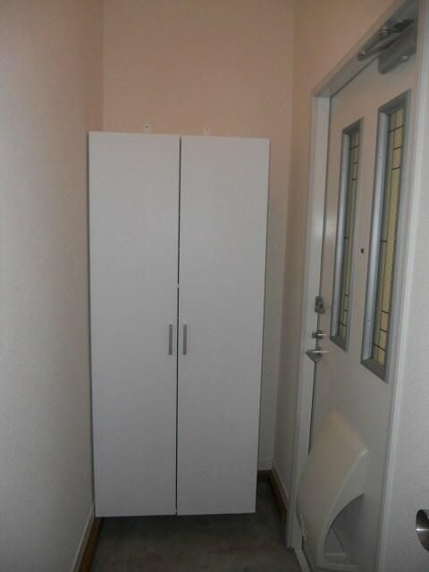 ベルデュールＢ 玄関