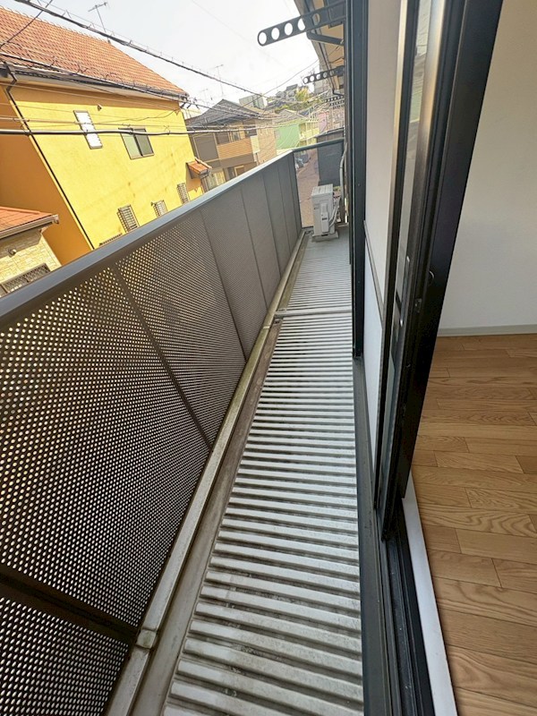 イーエムプットＢ ベランダ