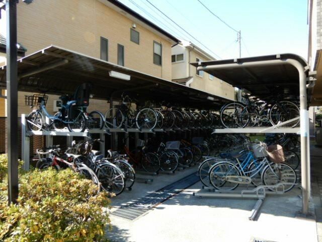 本厚木ネオハイツ元町 駐車場