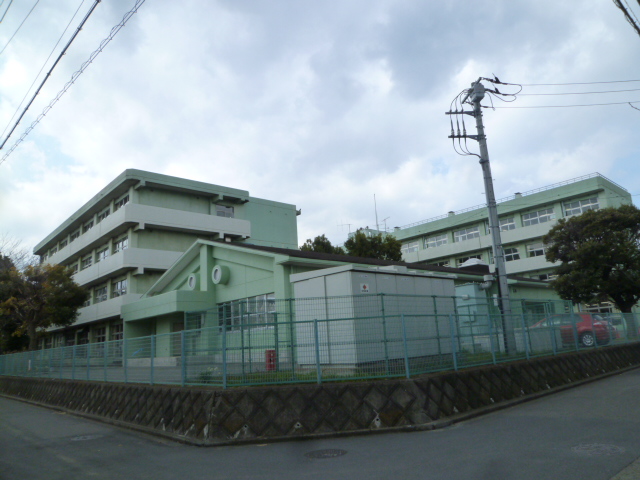 本厚木ネオハイツ元町 小学校