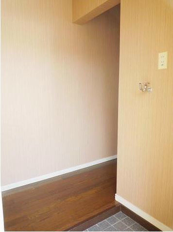 ドルフ鶴巻11  玄関