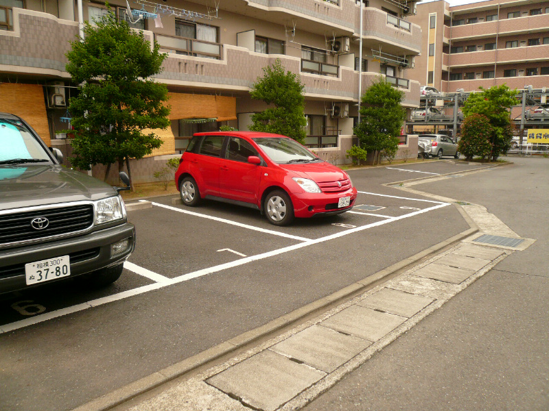 セジュール妻田 駐車場