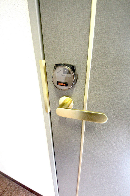 サンハウスユウ伊勢原 玄関