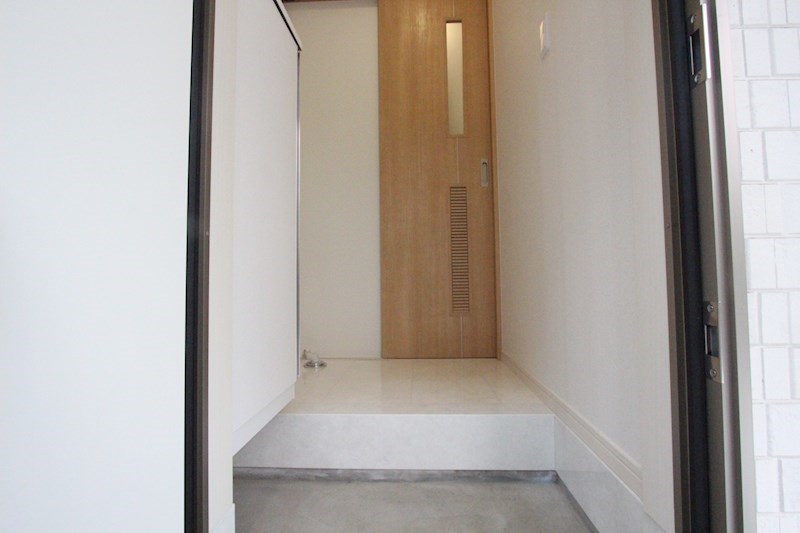 コントレイル湘南 玄関