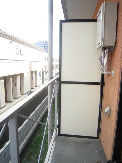 ＬＩＶＥ　ＣＯＵＲＴ　東海大学前 ベランダ