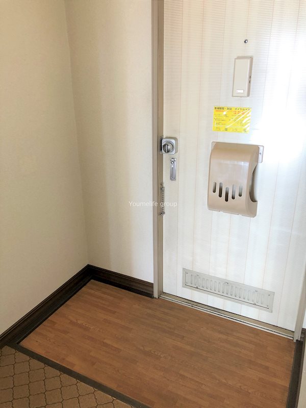 ハイツ松村 玄関