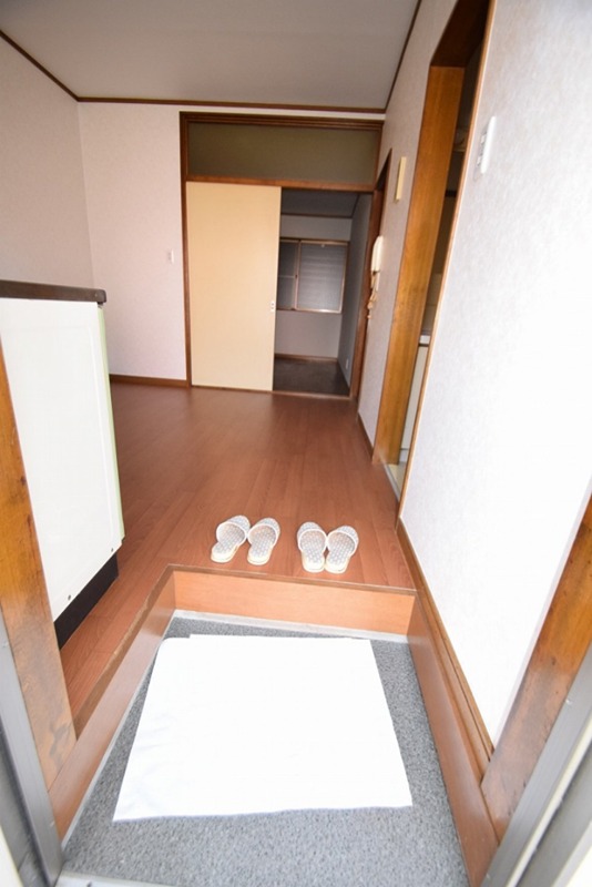 メイプルよりずみB 玄関