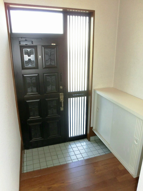 グランデュール湘南 玄関