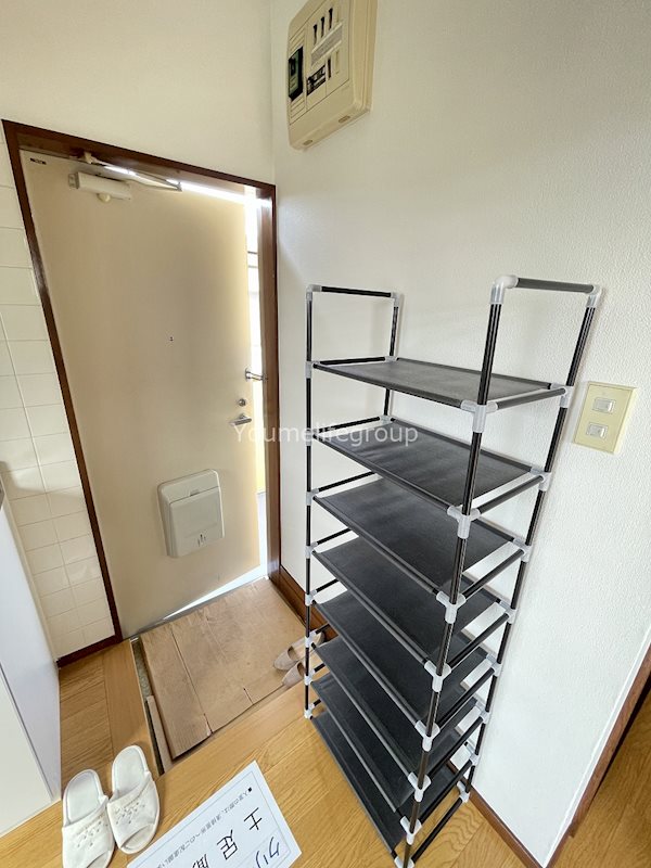 ひまわりハイツ 玄関