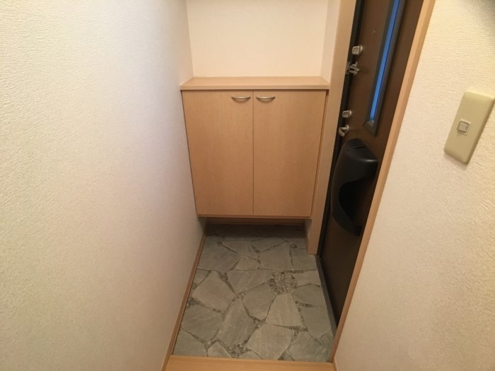 コート・フローラC 玄関