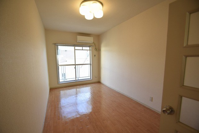 ユースフル伊勢原 リビング