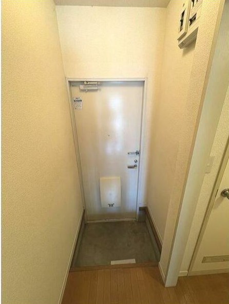 ヴィラ萩山A 玄関