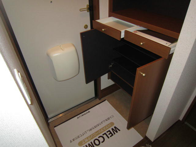 リヴェール文 玄関