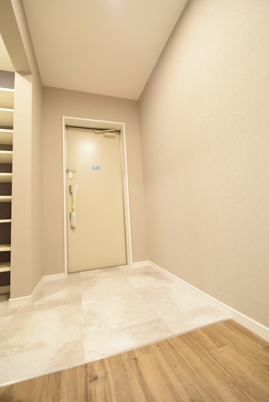 こゆるぎＲ／Ｔ  玄関