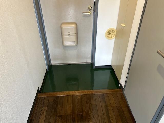 ヒヨシハイツ 玄関