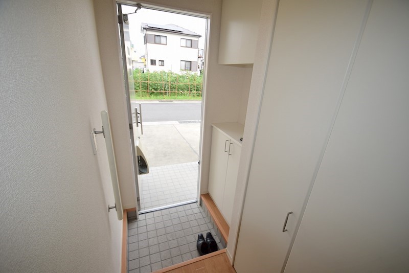 市川貸家B 玄関