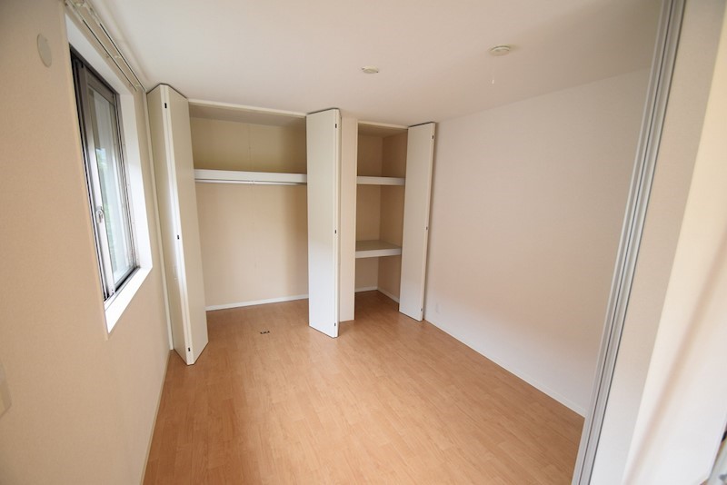 市川貸家B ベッドルーム