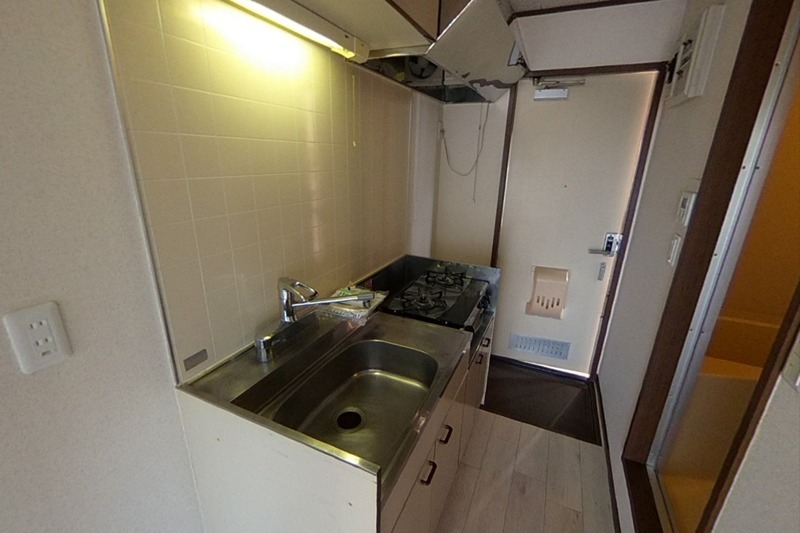 ファミーユ舘 玄関