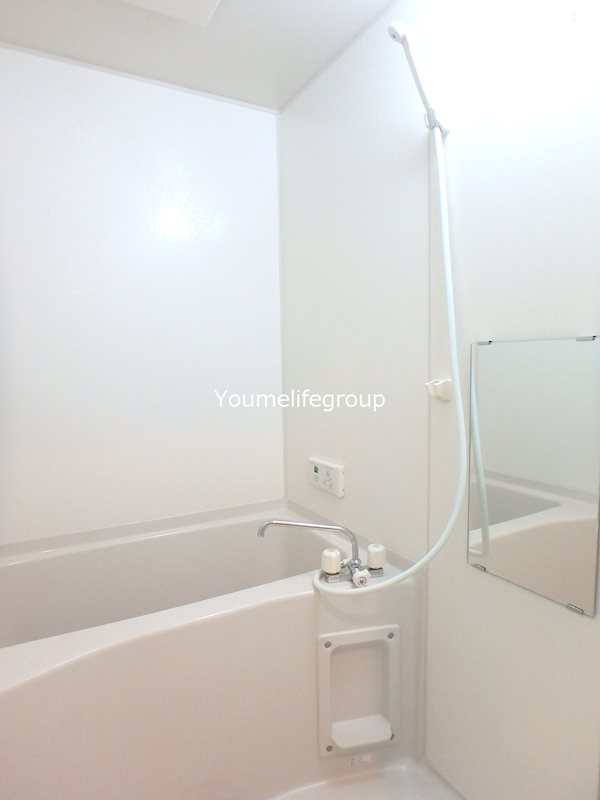 マックス　ベルジェ 風呂画像