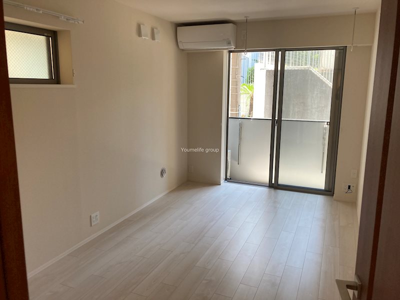 ＡＲＴＯＲＹＳ リビング