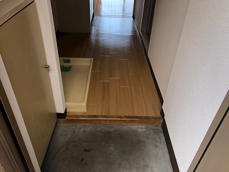 秦野パークアベニュー　B棟 玄関