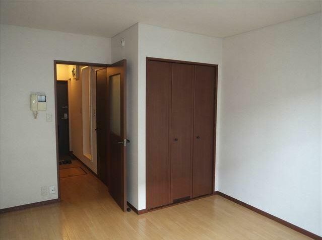 サンファミーリエ ベッドルーム