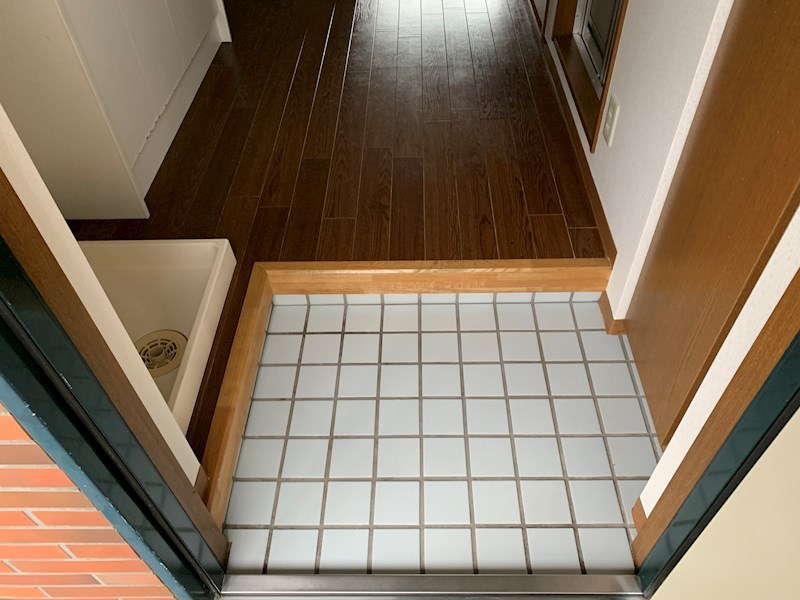 ココチーナ広稜 玄関