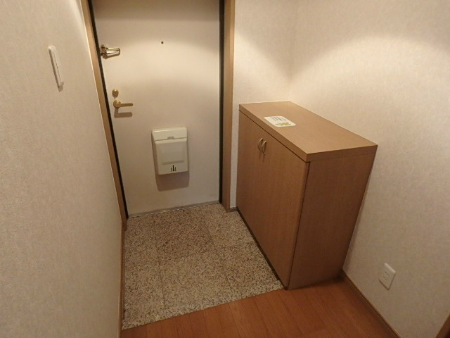 ローズパレス 玄関