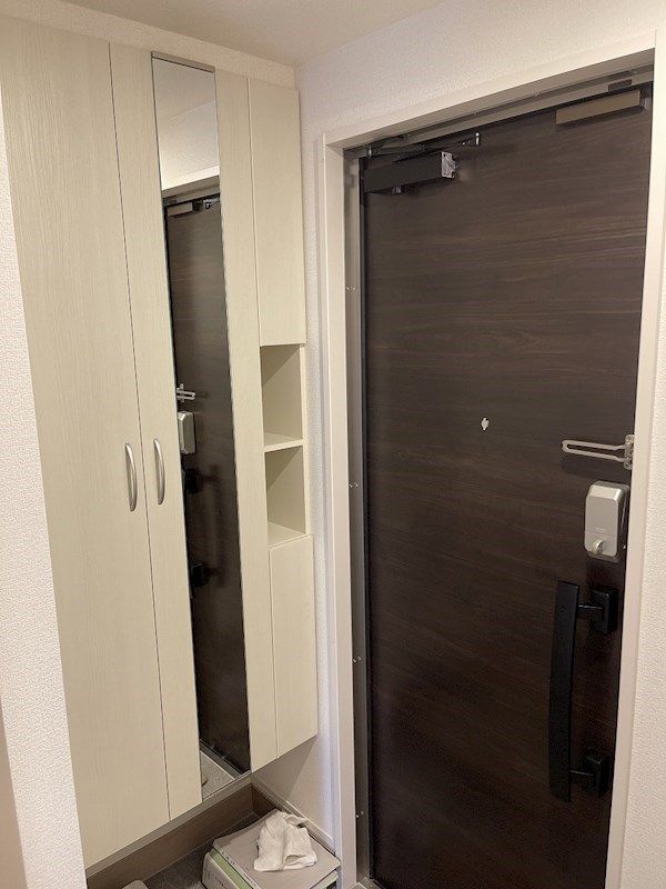 D-room浜町 玄関