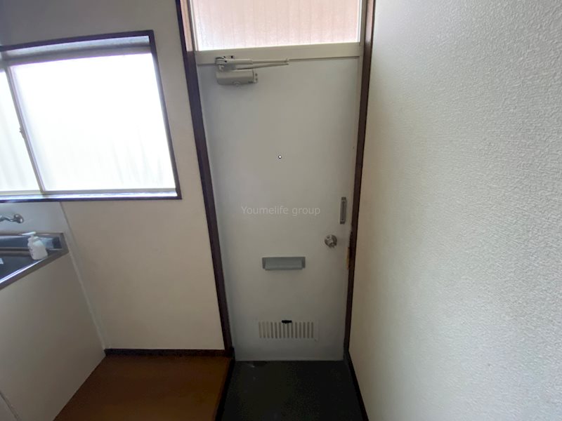 メゾンわかば 玄関