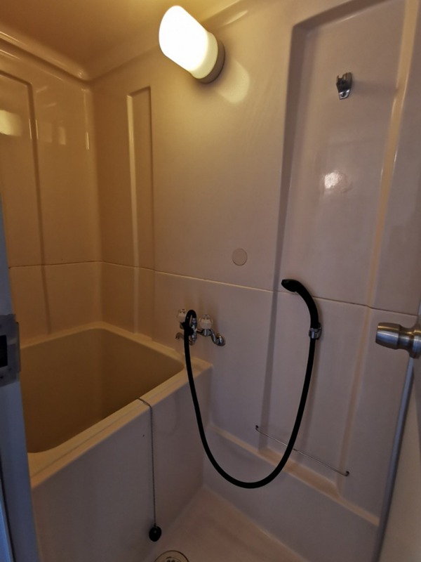 アーネスト・アツギ 風呂画像