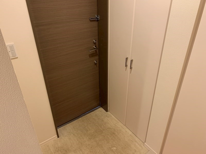 メゾン・ヒュッゲ 玄関