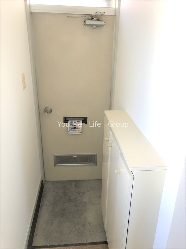 リヴ・ロングパレス 玄関