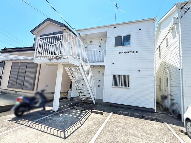 ホワイトレジデンスⅡ 201号室 外観