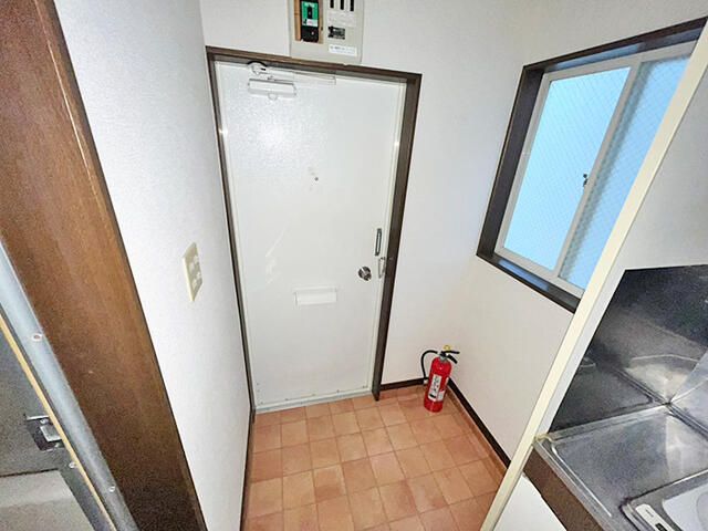 ホワイトレジデンスⅡ 玄関