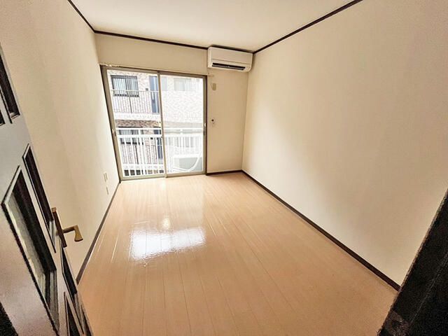 ホワイトレジデンスⅡ リビング