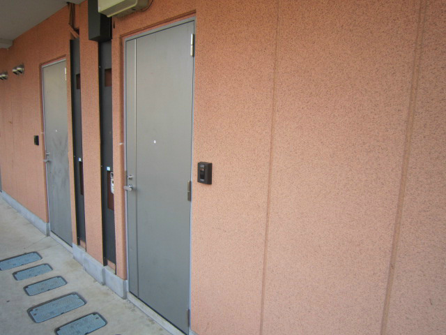 ＬＩＶＥ　ＣＯＵＲＴ　東海大学前 玄関