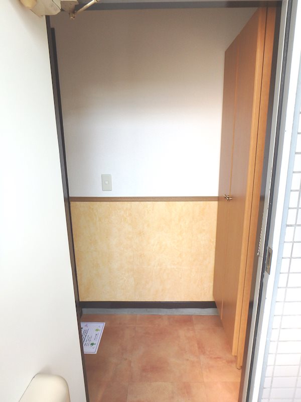 ヒーロープラザ鵠沼 玄関