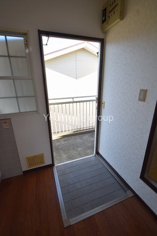 ホワイトハイツ 玄関