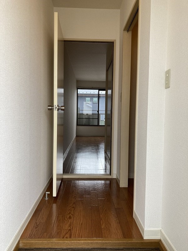 ヴィラ萩山B 玄関