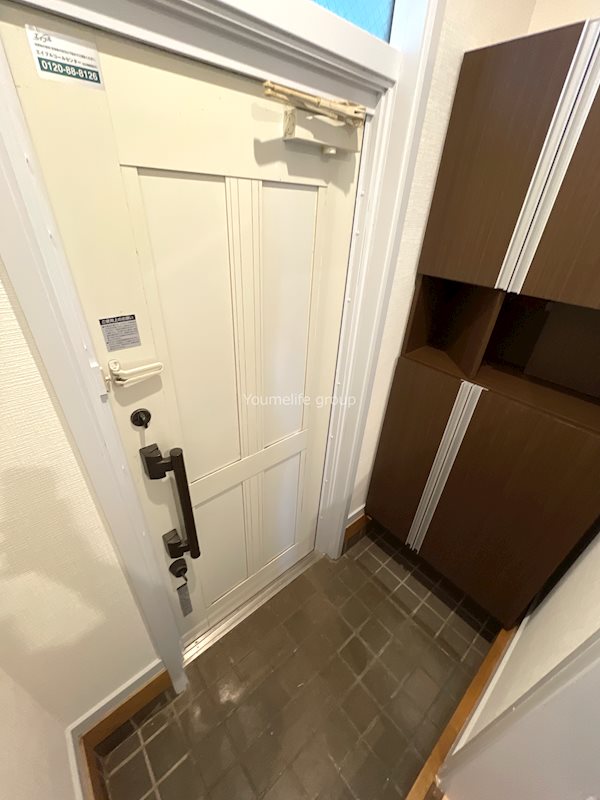 メゾン渡辺 玄関