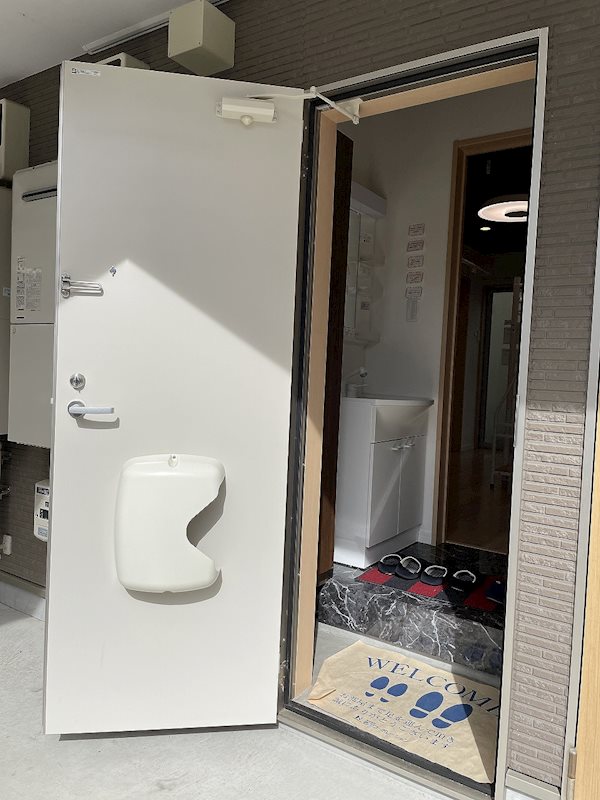 ガラージュ湘南 玄関