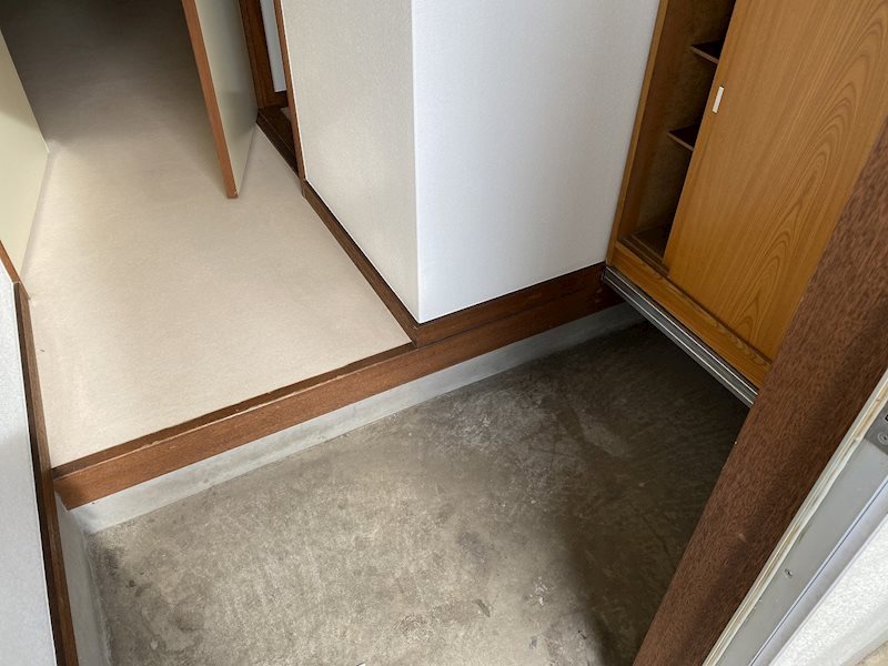 ハウスジュン 玄関