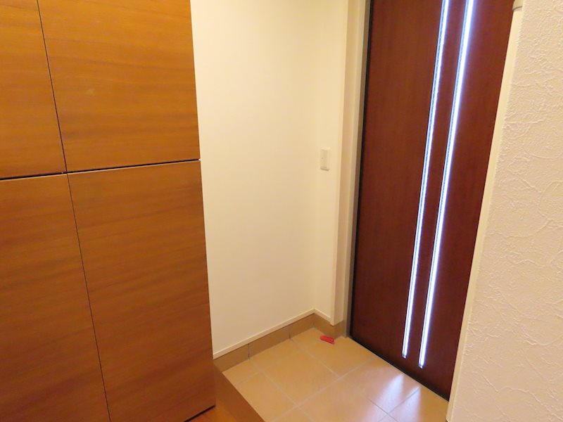 クララ湘南 玄関