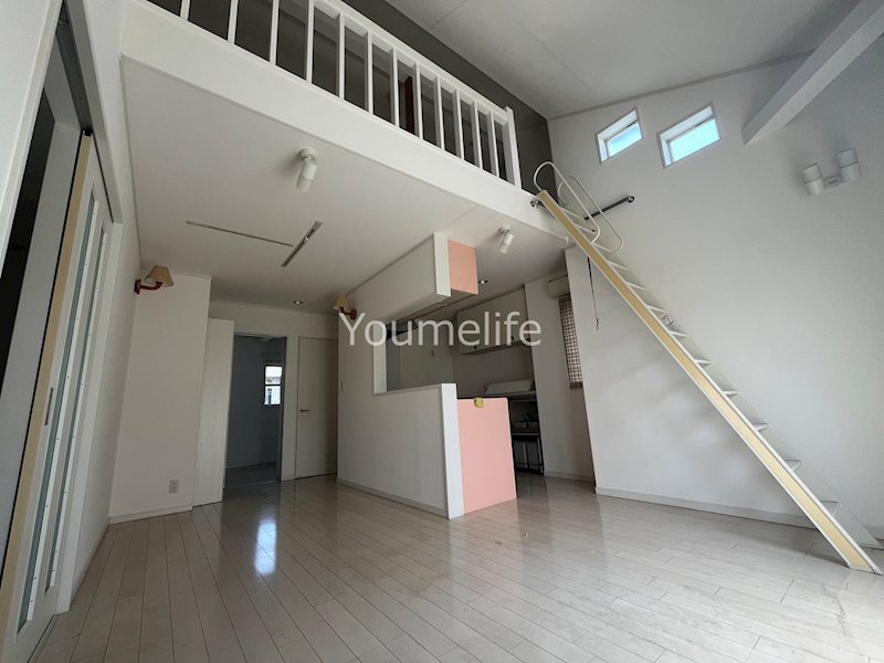 浜竹４丁目貸家 リビング