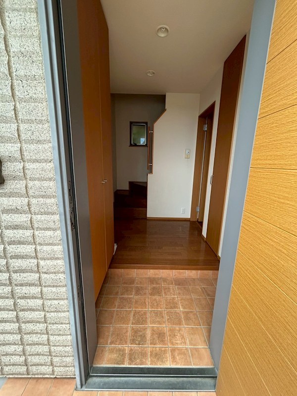 片瀬５丁目戸建 玄関