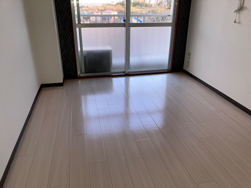 メゾン・ド・ブラン東海大学前 リビング