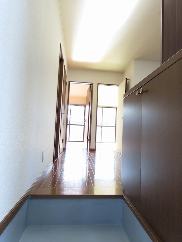 ヴィラ元町 玄関